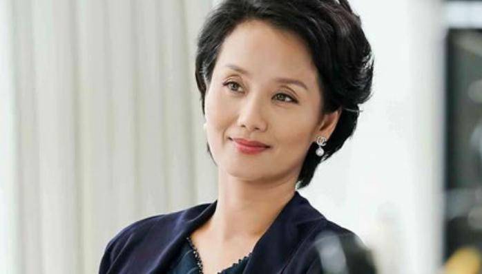 女儿是奥运冠军,"儿子"是网红明星,51岁的她是真正人生赢家_李颖_生活