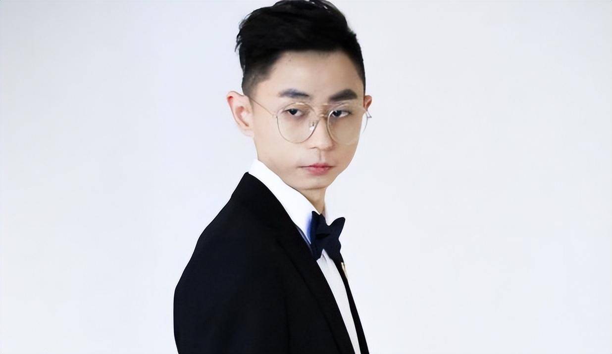 现在水晶哥决定直播休息一下,不知道什么时候才会回归