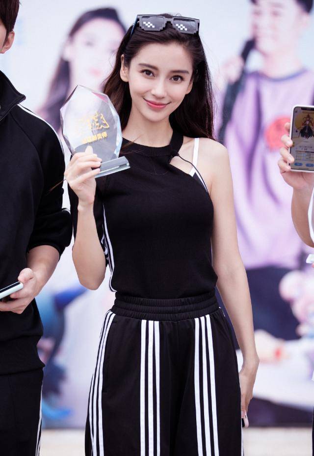 angelababy早期造型,白色抹胸礼服仙气十足,美到让人窒息_时尚_显得