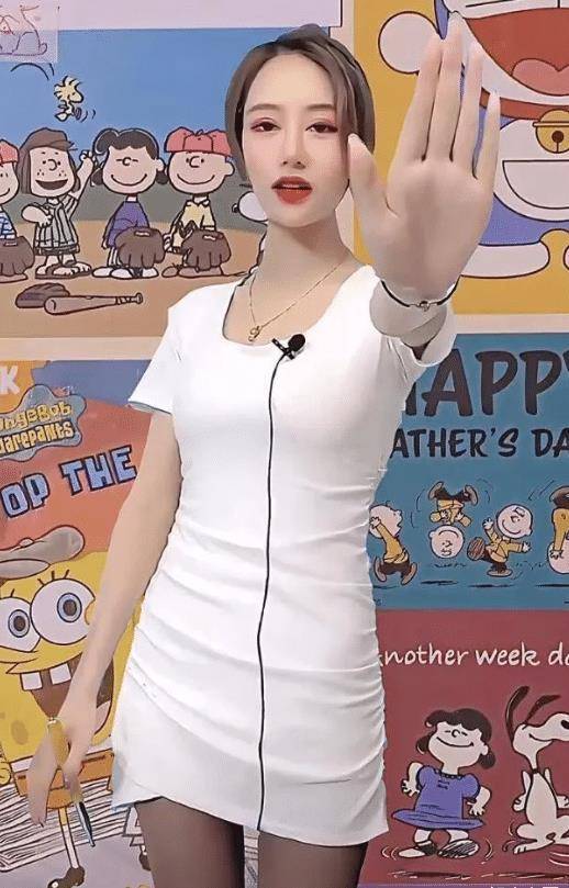 网红"安安教练"在疯狂试探后,账号接连被封,她真的不冤_官方_丝袜