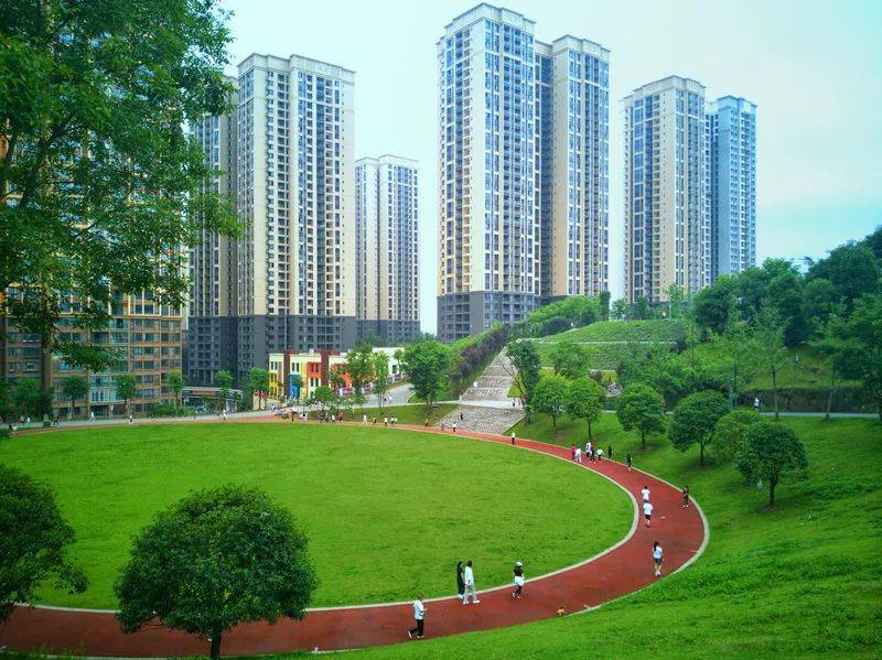 银鼎山公园走在邻水街头城市面貌焕然一新,生机盎然宜居宜业宜游的