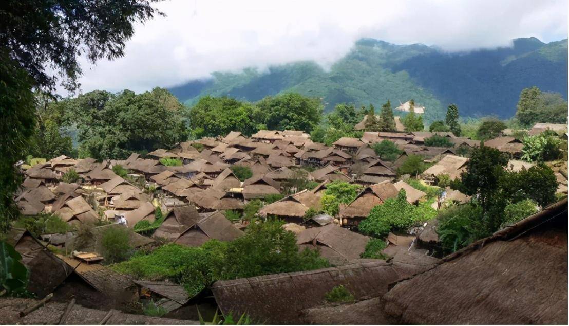 云南一处神秘古寨，整个村不超500人，距今寨子已有四百年历史