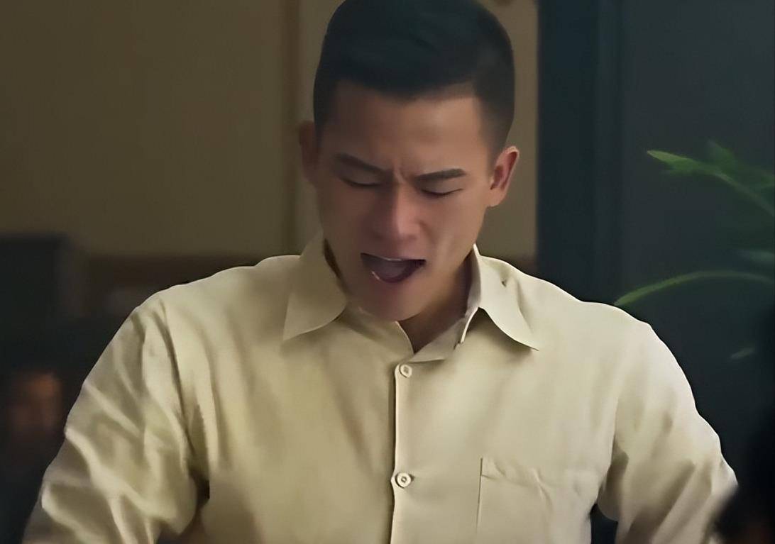 就别再尬演军人了:这8位明星演军人,看着让人真难受_鹿晗_张卫健_欧豪