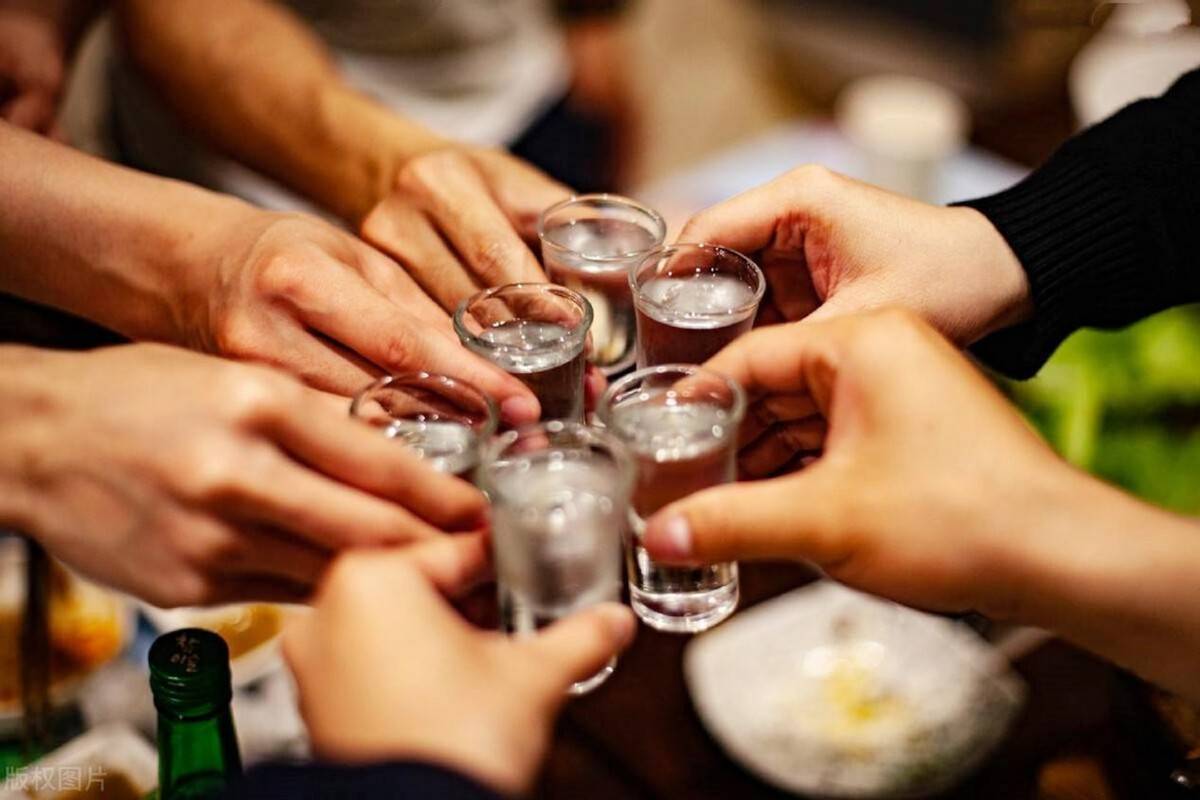 酒桌上不知道怎么讲话?教你这5句话,让你成为客人眼中的高情商_时候_