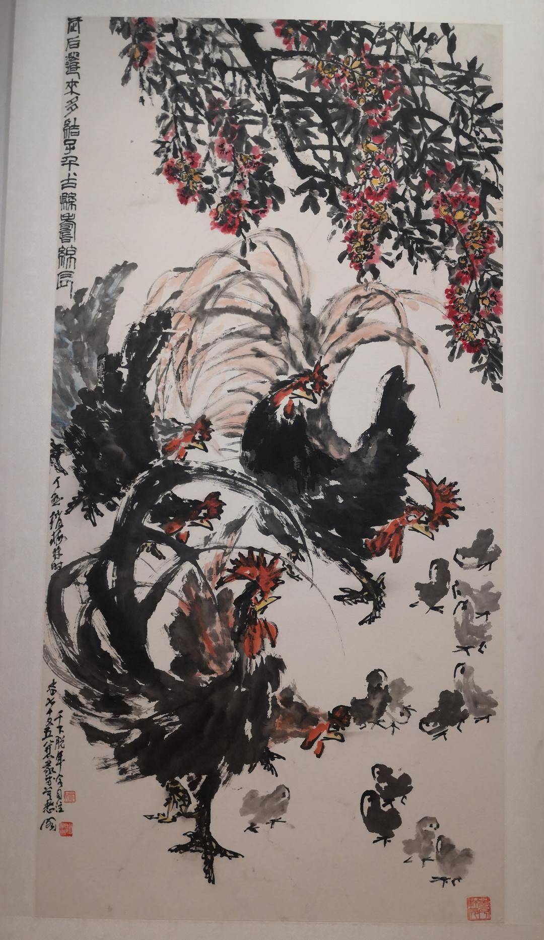 赵梅林是江苏沭阳人,后定居北京,当代金石派大写意画家,是著名大写意