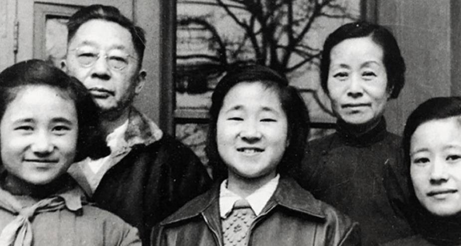 1966年,老舍跳湖自尽,妻子胡挈青悲痛欲绝:都是赵清阁害的你_父亲