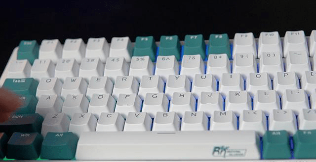 RK98机械键盘测评：敲键回弹有力 自带RGB灯效