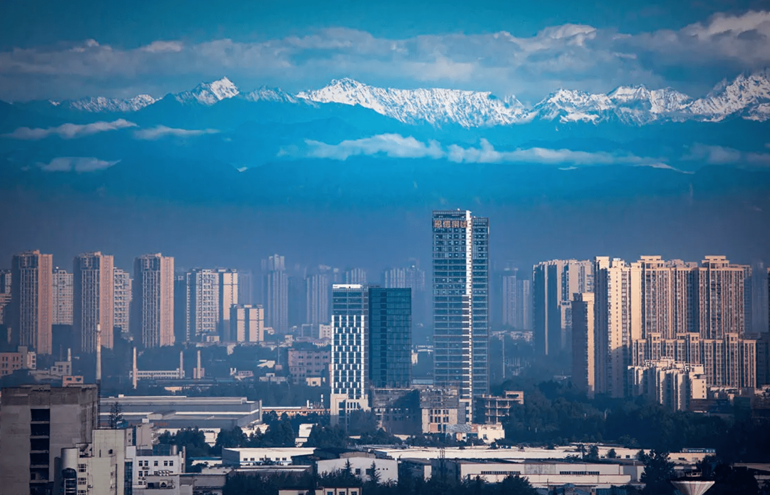 成都市内"东边"游:高楼大厦,平川旷野,地铁30min直达