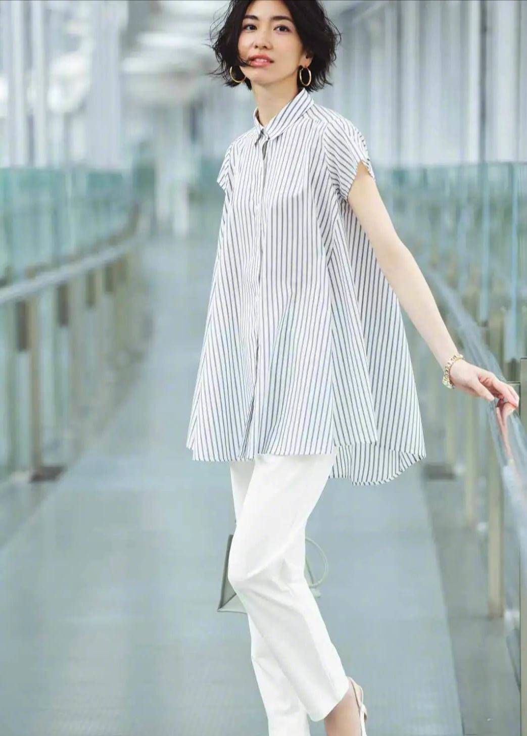 身材不好怎么穿好看？学会竖条纹单品的搭配方式，显瘦显高又时尚_女生_上衣_上半身