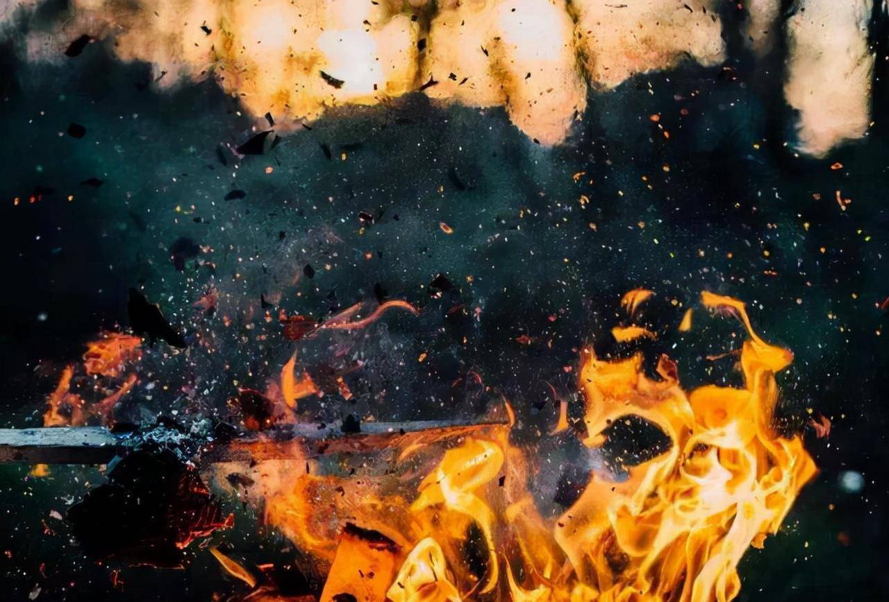 享受艺术的燃烧器夫妇在灼烧的人2015年 图库摄影片. 图片 包括有 燃烧, 图象, 在期间, 骑自行车的人 - 63623832