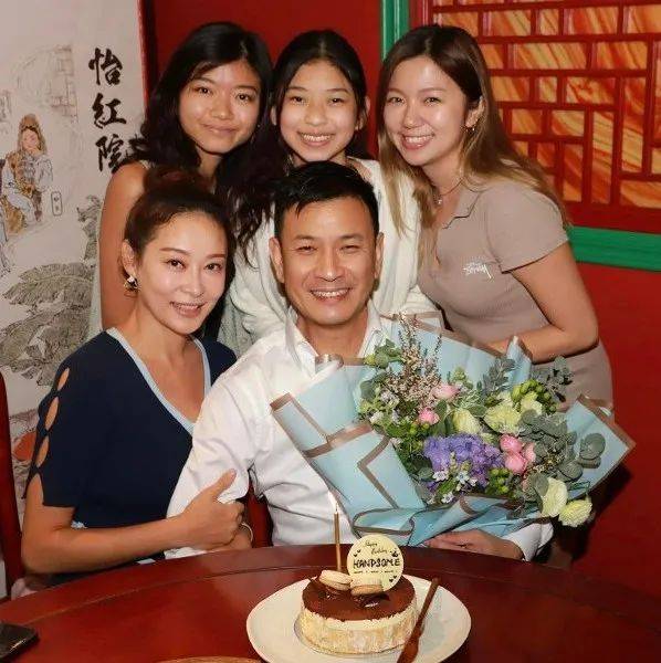 最强继母！TVB女星亲自下厨贺继女生日！大晒一家五口合照_杨卓_女儿_杨舒然