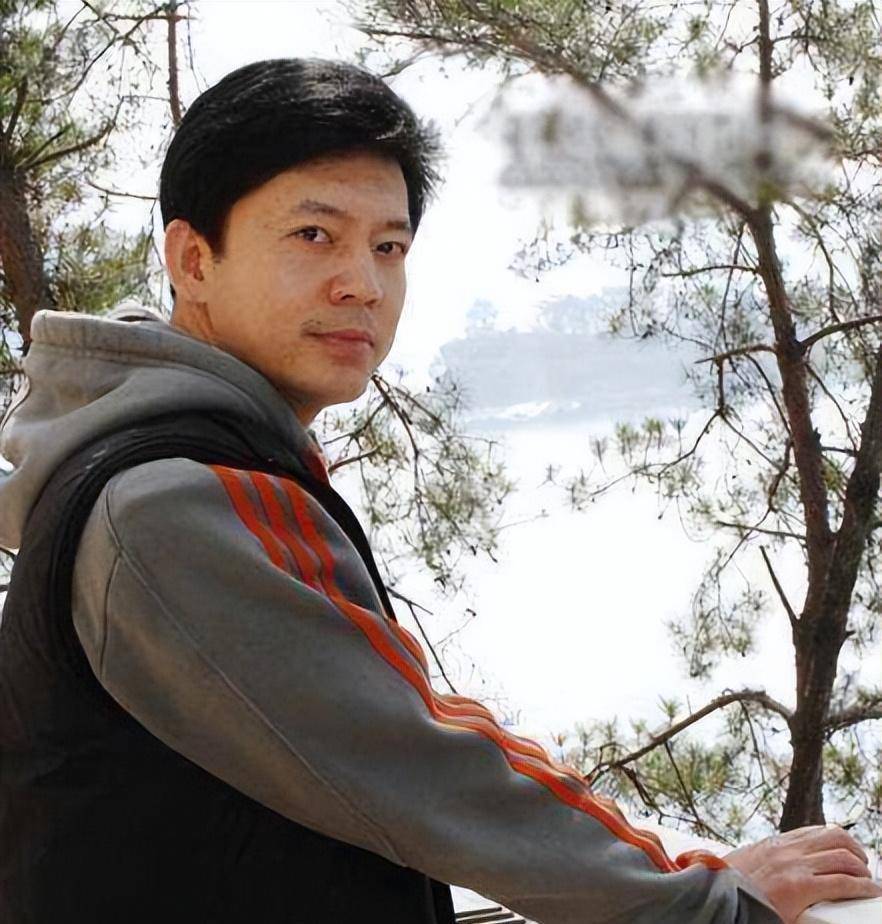 何政军和范雨:结婚30年恩爱如初,60岁后生活简朴,现在生活怎样_父亲