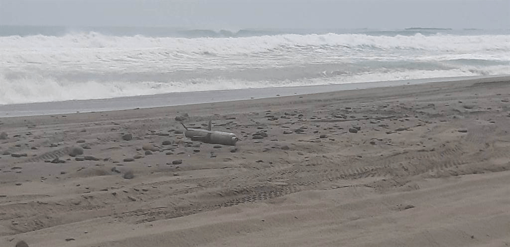 “导弹”竟然躺在沙滩上！台军……