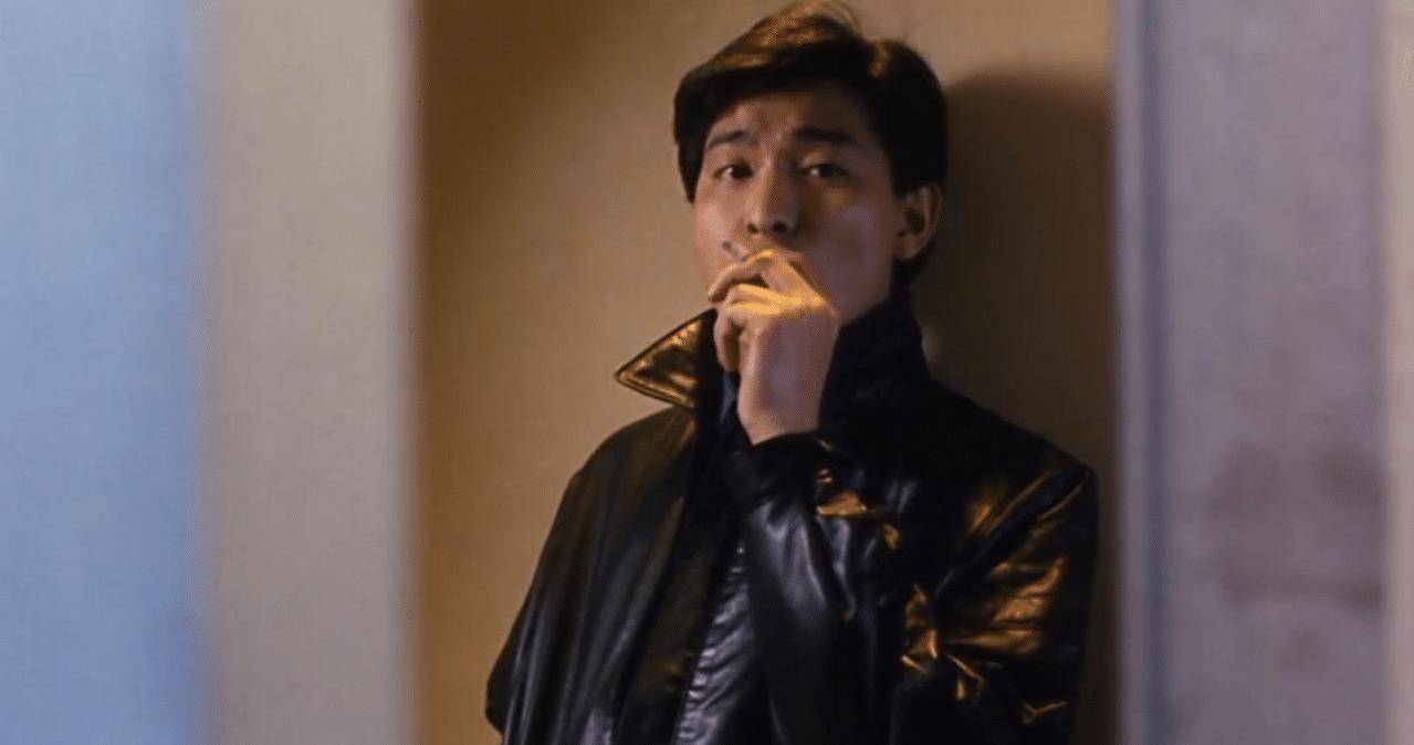 刘德华最常用的抽烟动作应该是电影《旺角卡门》中的抽烟动作,在影片