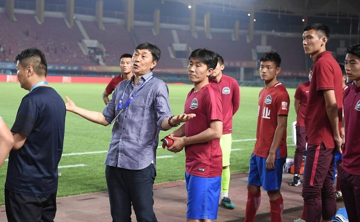 58岁国内名帅下课:等了50天,足协还是弃用,中超还没人接盘_贾秀全