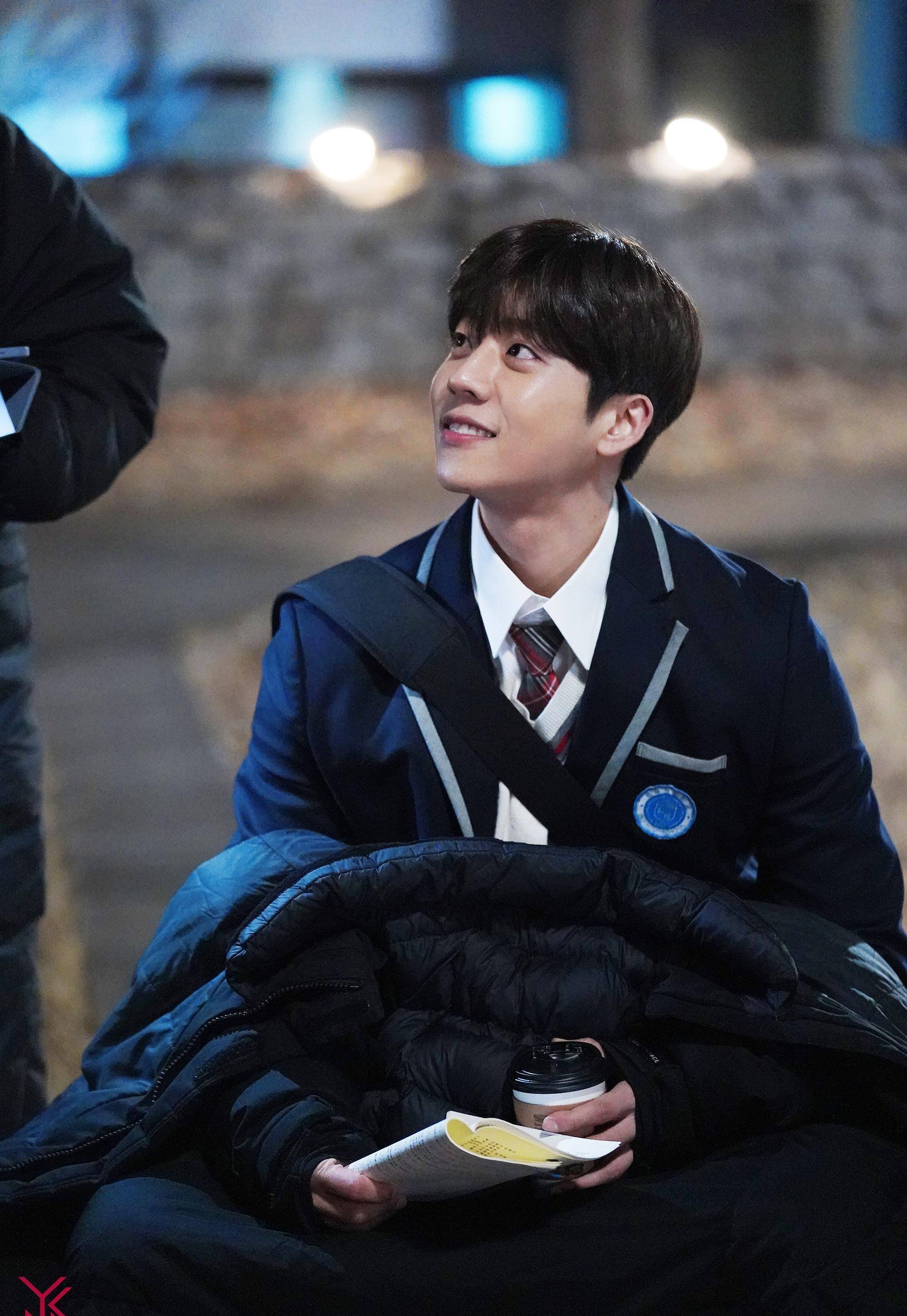 以后,"小奶狗"角色都按照这个颜值标准来选吧_蔡钟_颜究_容貌