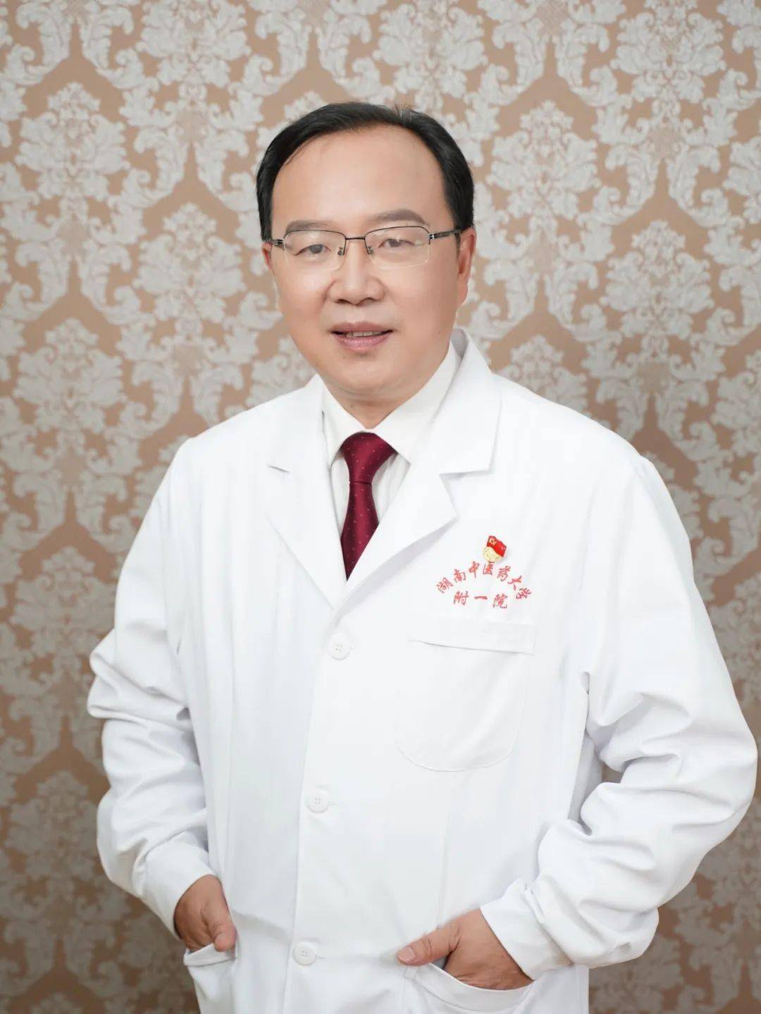 本期嘉宾传承中医特色 推动创新发展朱镇华