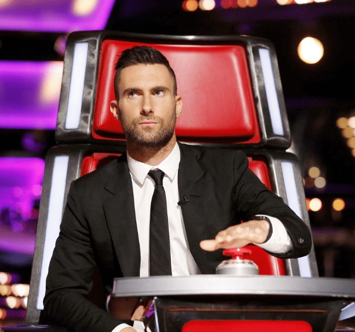 自然也是颇受关注,他曾在《美国好声音》当了连续八届的导师,2014年还