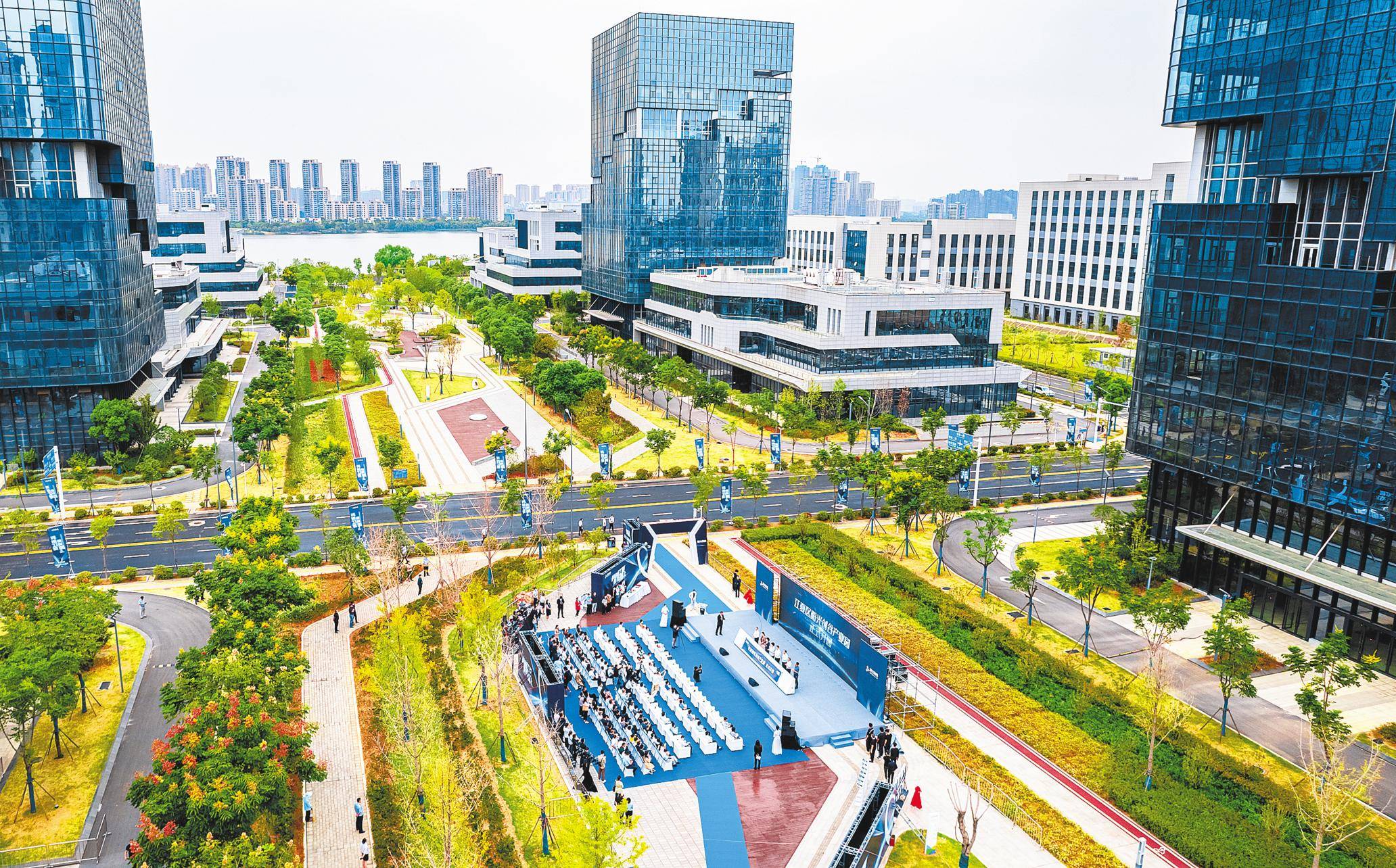 杭州华中科技 江夏科技创新再添 “双引擎”!AR领军企业华中总部及研发中心启用