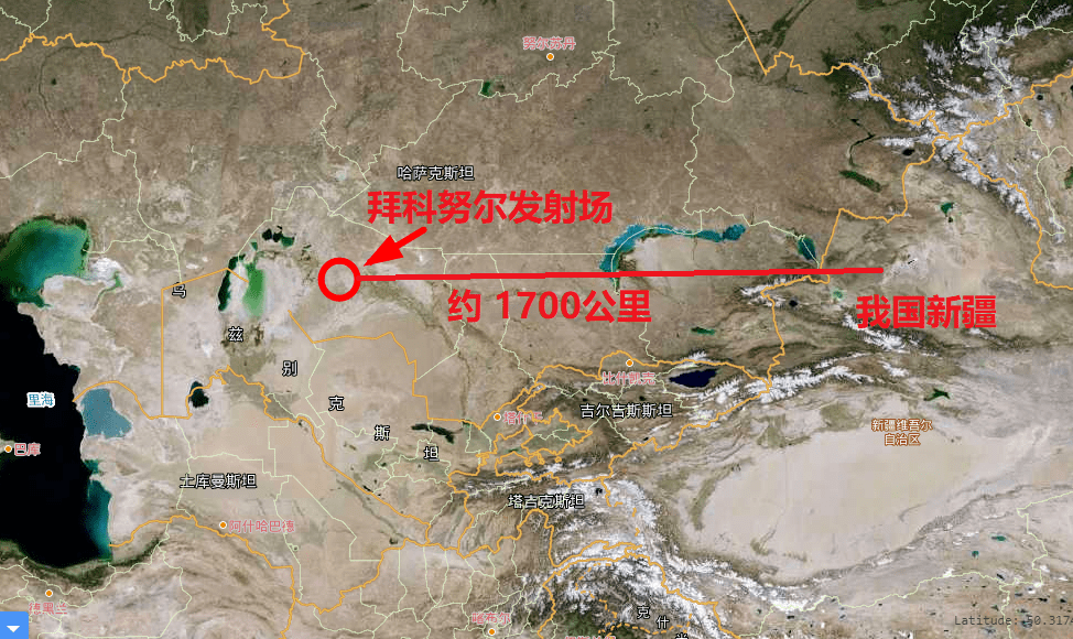 哈萨克斯坦的拜科努尔航天发射场刚好位于新疆西部,与克拉玛依的直线