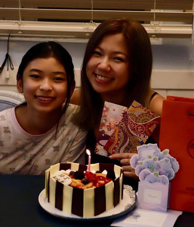 杨卓娜未与丈夫签字结婚,全靠信任维系关系,视2个继女为己出_杨志翘