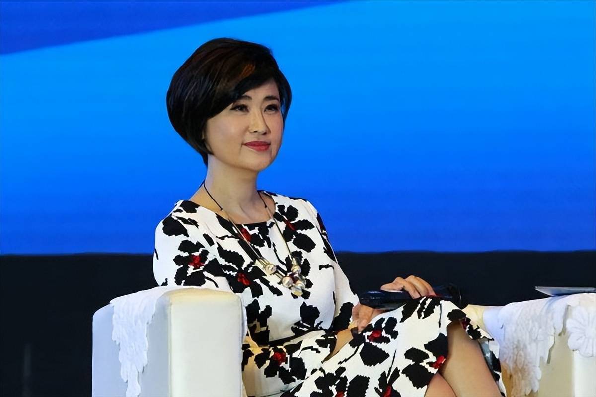 著名主持人吴小莉:36岁做妈妈,牵挂远在浙江的哥哥和妈妈_中国香港