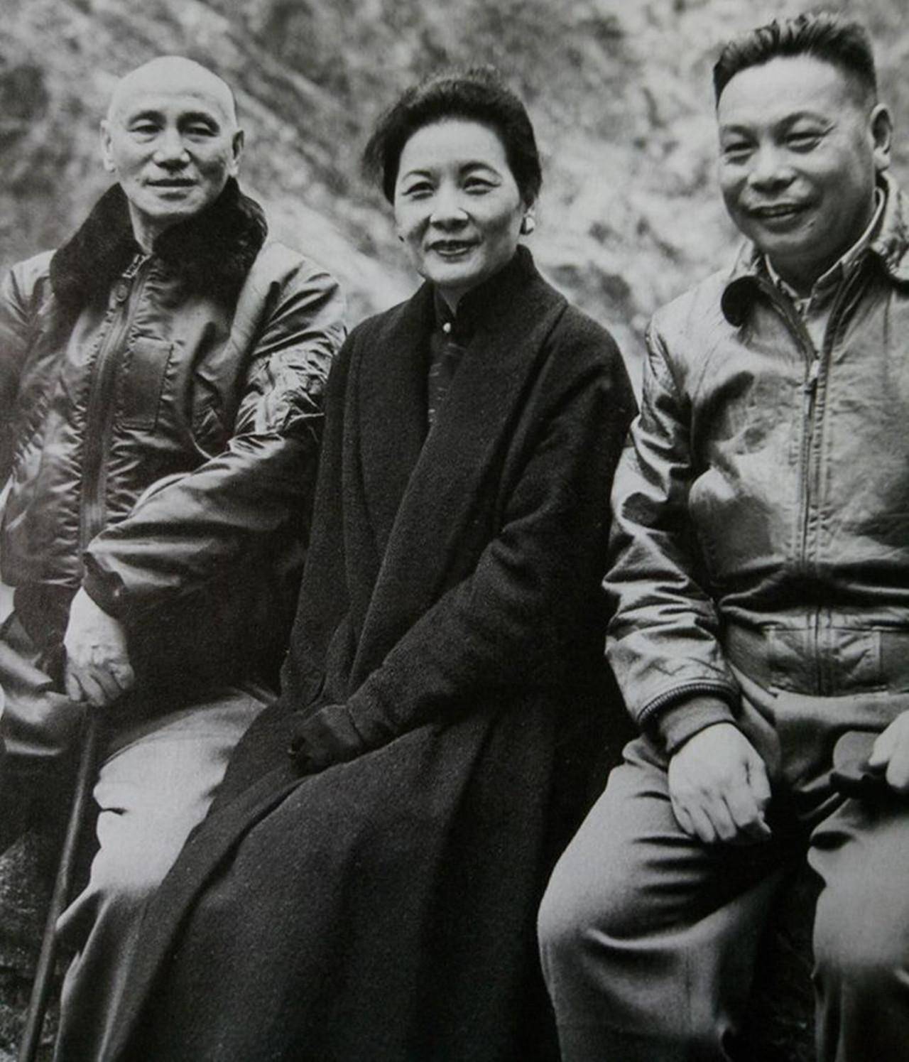 最后的请求蒋孝勇不得不担忧,几十年之后,还会不会