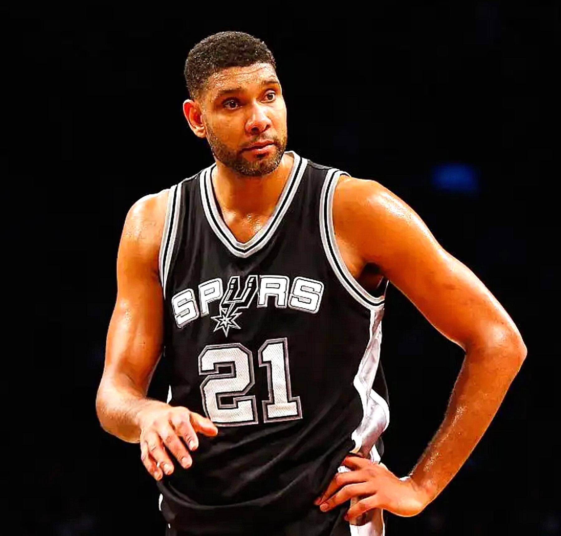 邓肯真可谓视钱财如粪土,联盟降薪天花板,00年邓肯与马刺续约后,03年