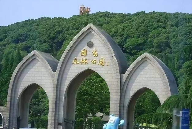 “毒雕塑”出现在上海公园，有关方面回应称：家长们太小题大做？