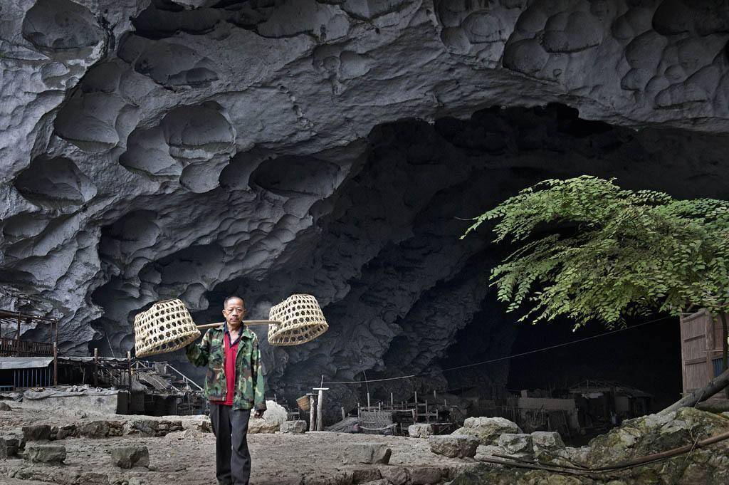 中国最后的穴居部落,与世隔绝300年73人共居一洞,如同世外桃源_生活