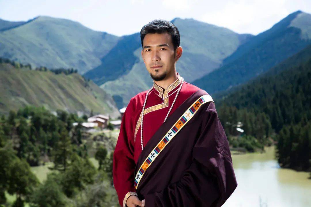 autumn心如明镜台02shetuan阿桑旦巴,歌手,原甘肃省临潭县日扎藏族