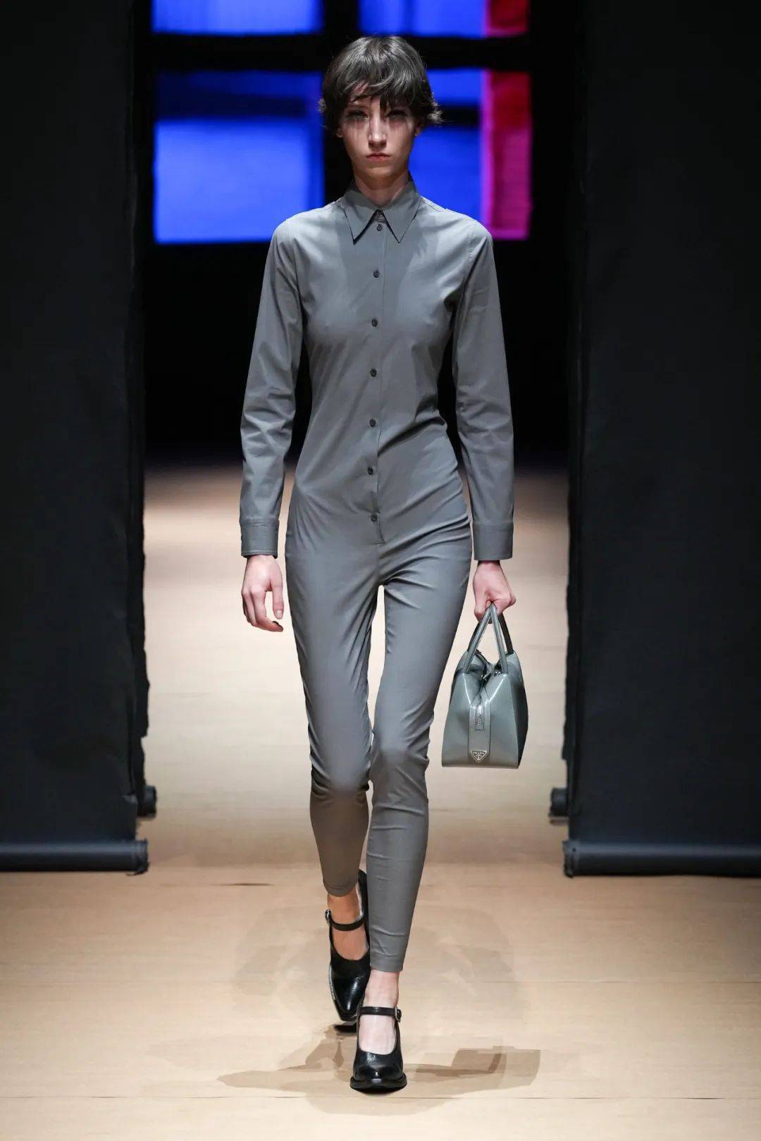 t型台 | 当电影遇上时装,prada是这么做_廓形_winding_refn