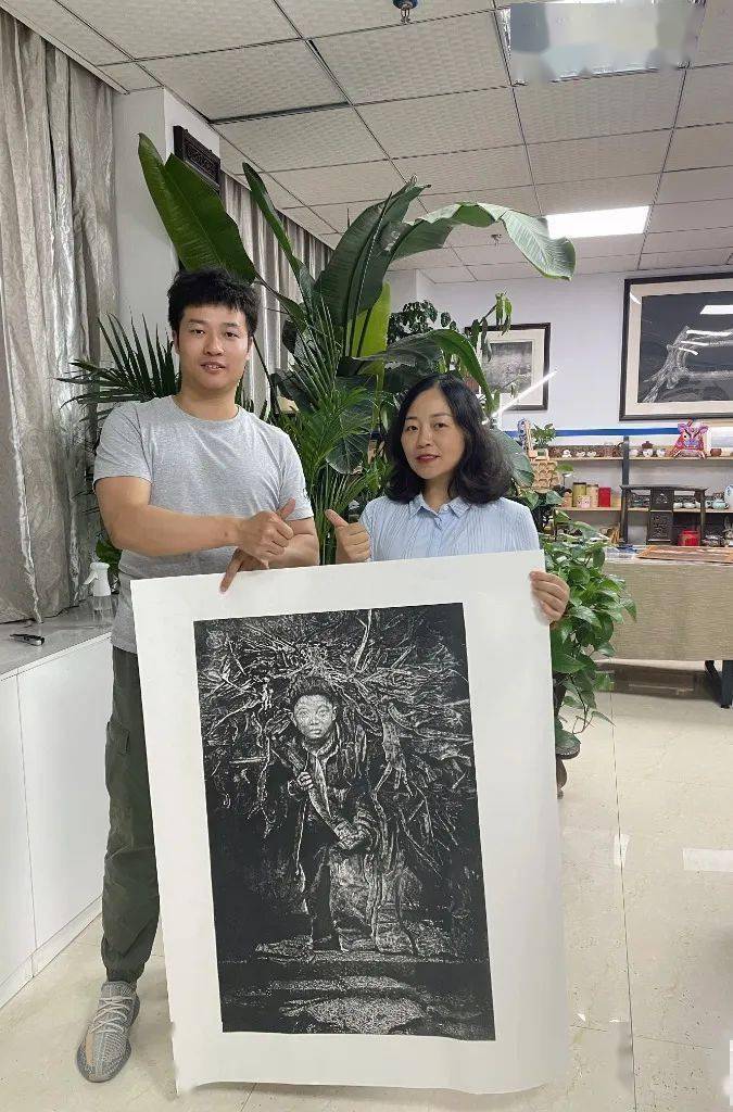 02. 杜丽芳作品《平凡的建设者》03.