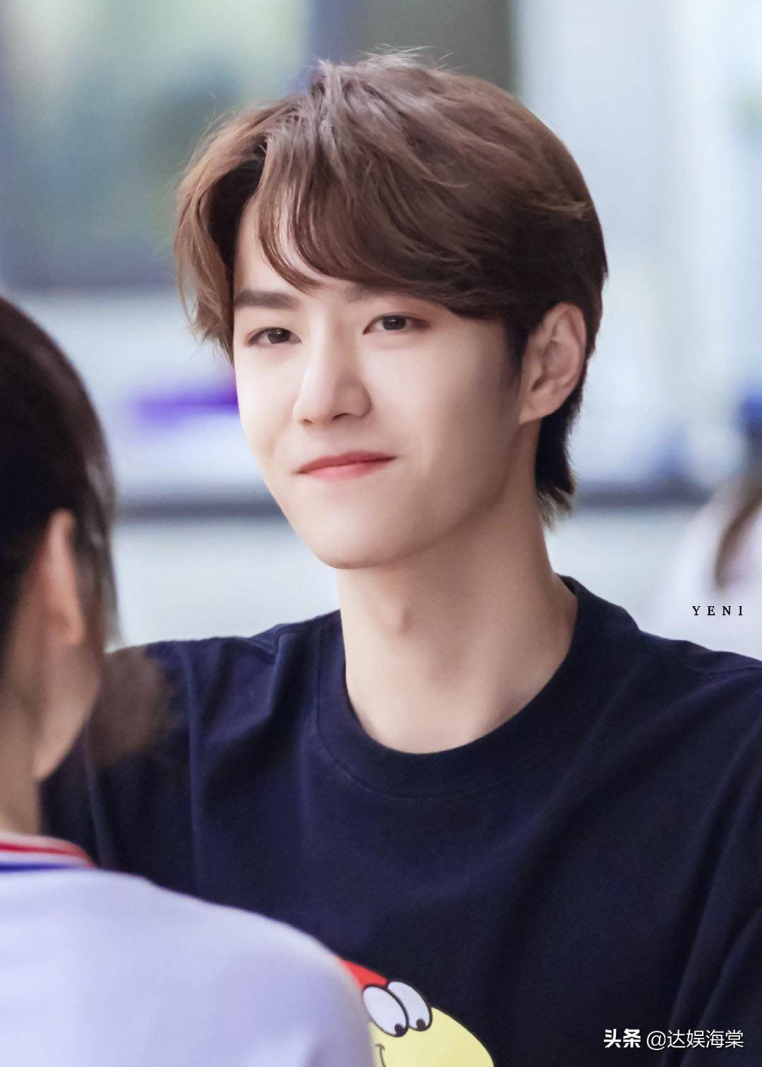 寻艺人气指数男艺人榜,95后蔡徐坤第2王一博第1,00后千玺三连冠_排行