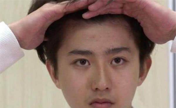 杨洋卸妆,张艺兴卸妆,蔡徐坤卸妆,他卸妆被吐槽像"凤姐"!