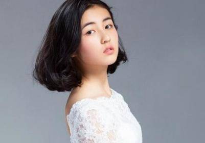 2015年9月,参与拍摄电影《魔宫魅影》,饰演孔兰;9月参与拍摄动作喜剧