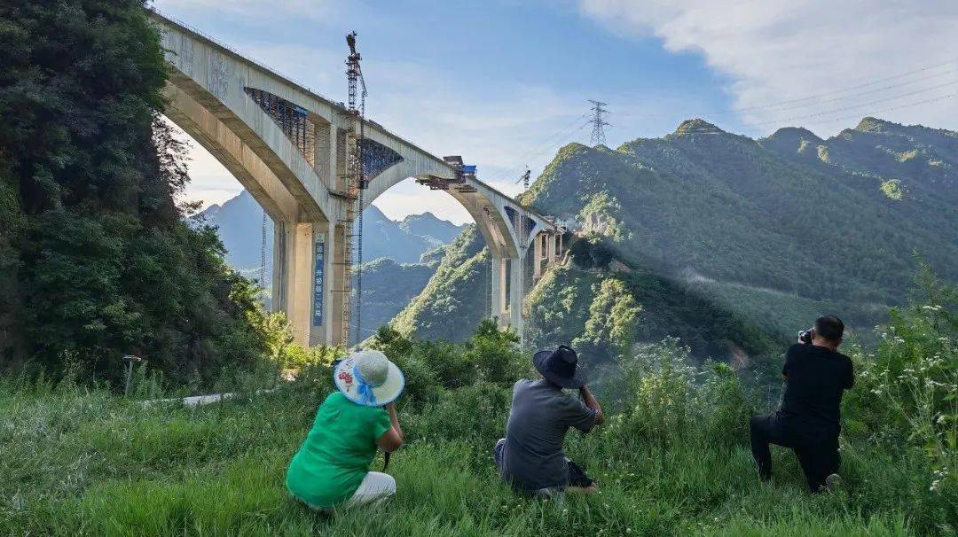 世界最大跨径空腹式刚构桥梁——甘溪特大桥合龙_施工_项目_装配