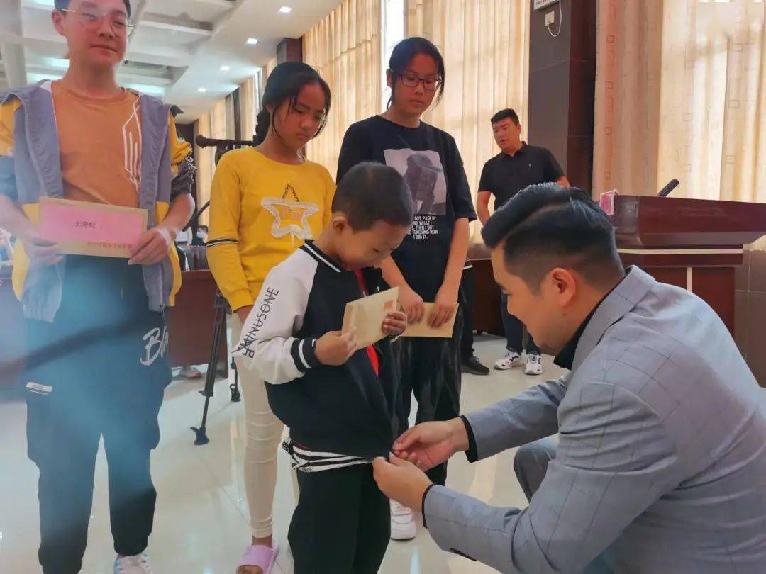 爱心企业携手"爱心粉丝"捐资助学_汤月波_大垛镇_活动