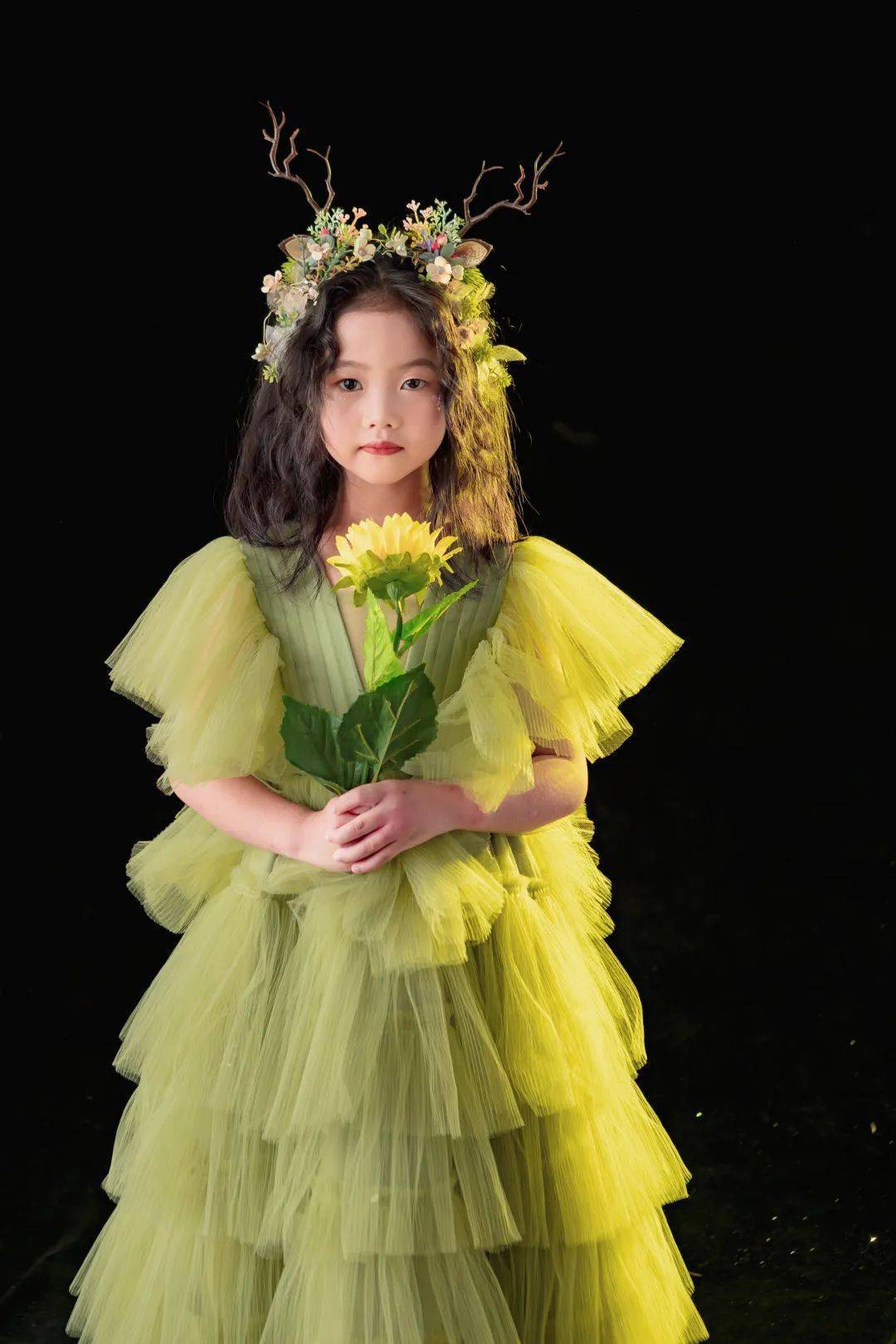 大家好,我叫张芷焓,是文山市实验小学华龙湖校区2022级2班的一名一