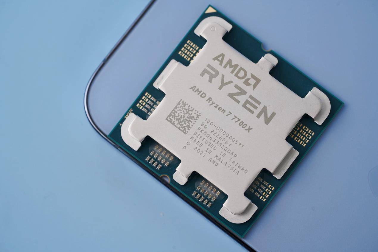 锐龙7 7700x:锐龙5 7600x图赏:与前代产品锐龙7 5700x相比,锐龙7 7700