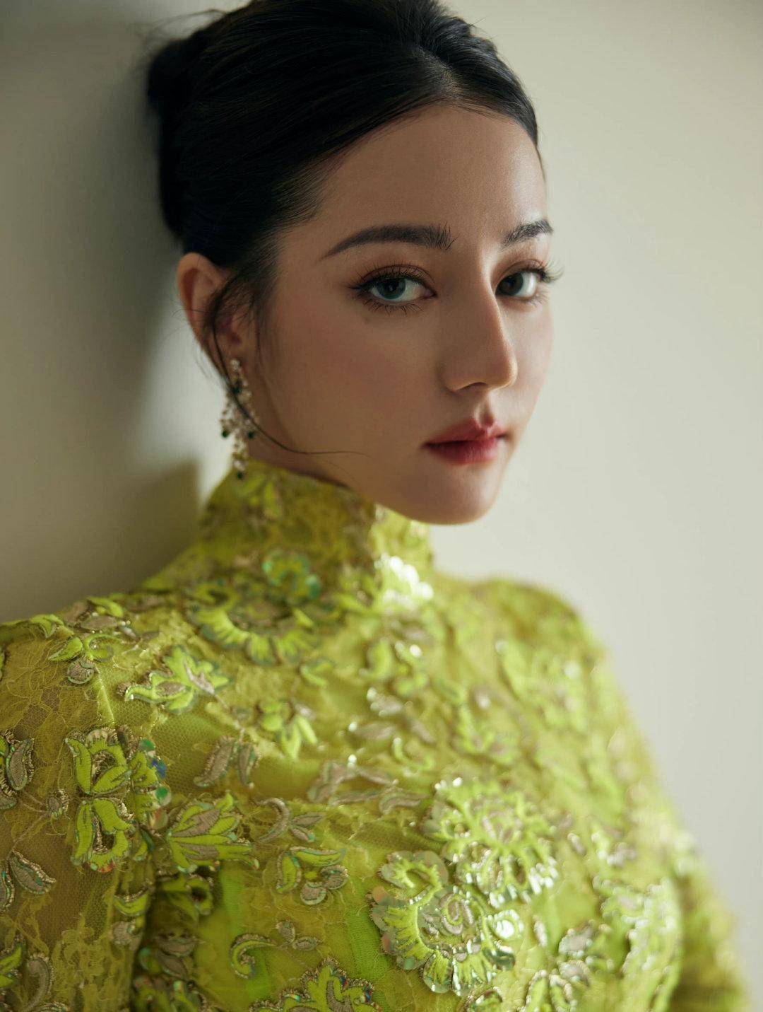 内娱红毯,迪丽热巴真的没有对手吧 _明星_舞儿网