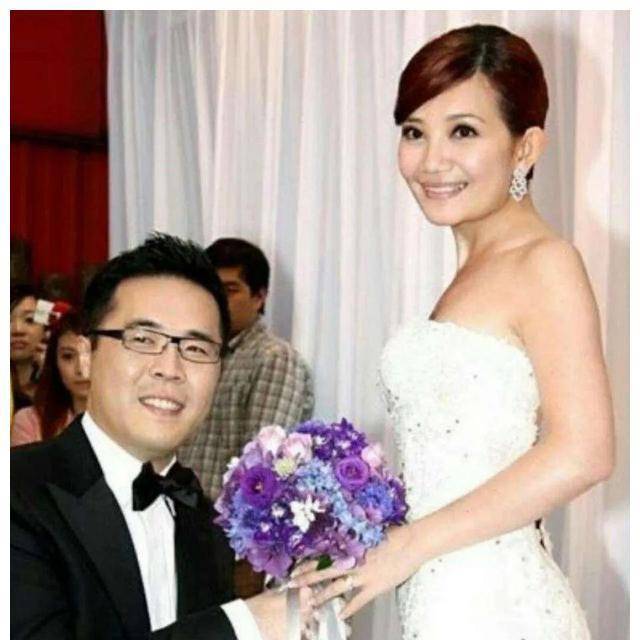 前夫多次出轨,情歌天后终于宣布离婚:忍耐渣男会不幸_梁静茹_玛莎