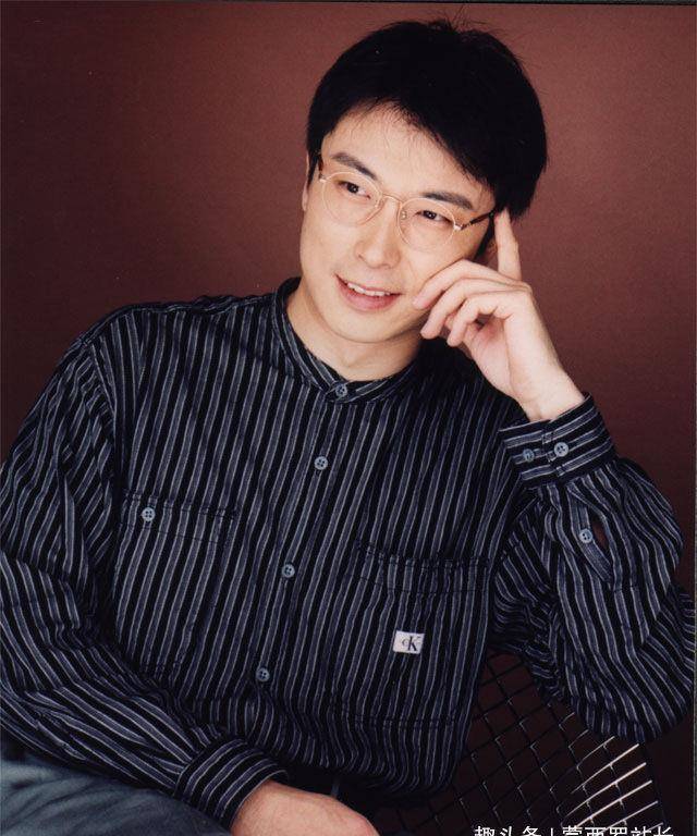 父亲林炜,通过拍摄《亲密关系》出道,后来来演过《五鼠闹东京》的展昭