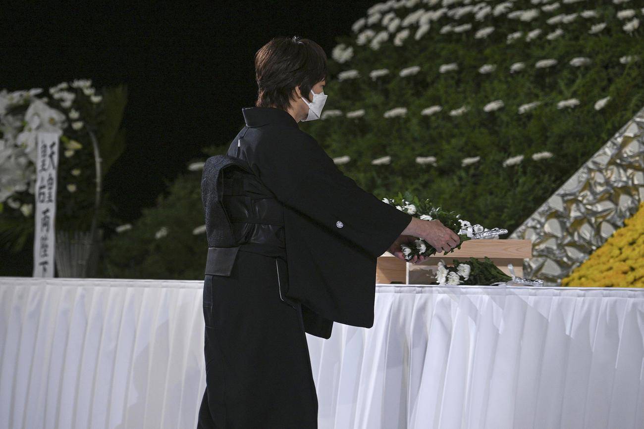 27岁佳子公主美到我,比雅子皇后还美_葬礼_丈夫_日本