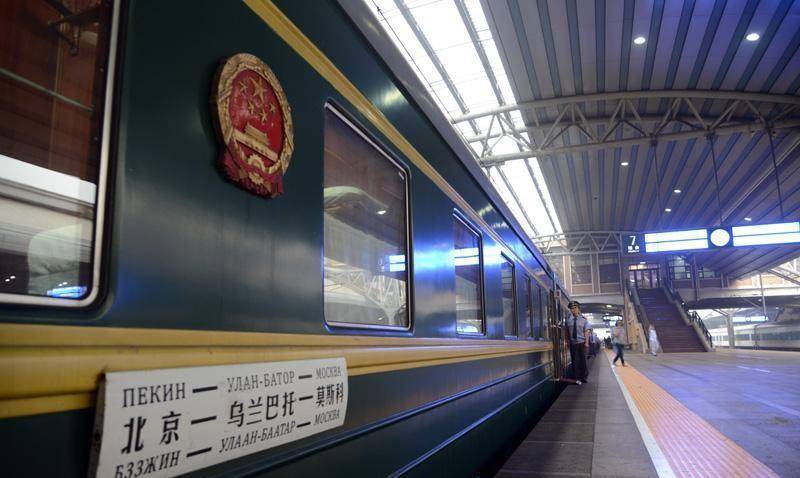 中国有一趟火车全线跑6天6夜，沿途风景很美一票难求