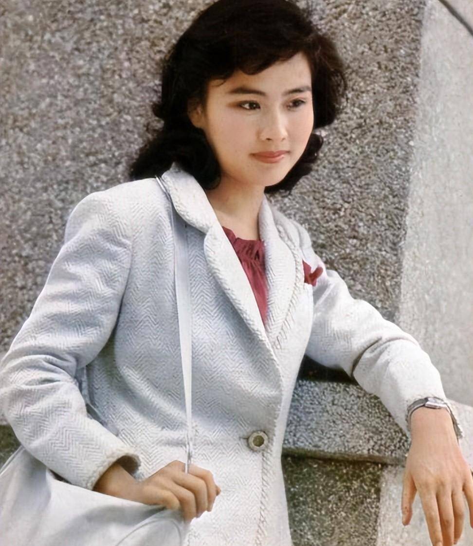 演员赵娜:一婚祝延平,二婚杜淳老爸,如今与儿子相依为命_生活_时候