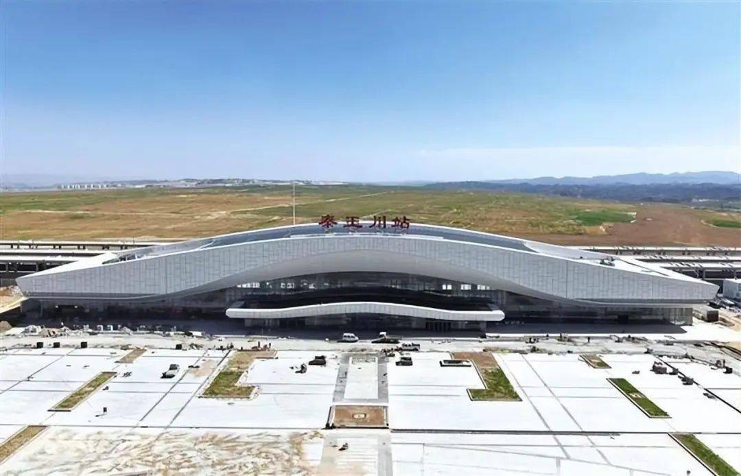 中卫南站,其余银川东站缓建,关马湖站,宣和站预留;中卫至兰州段设5