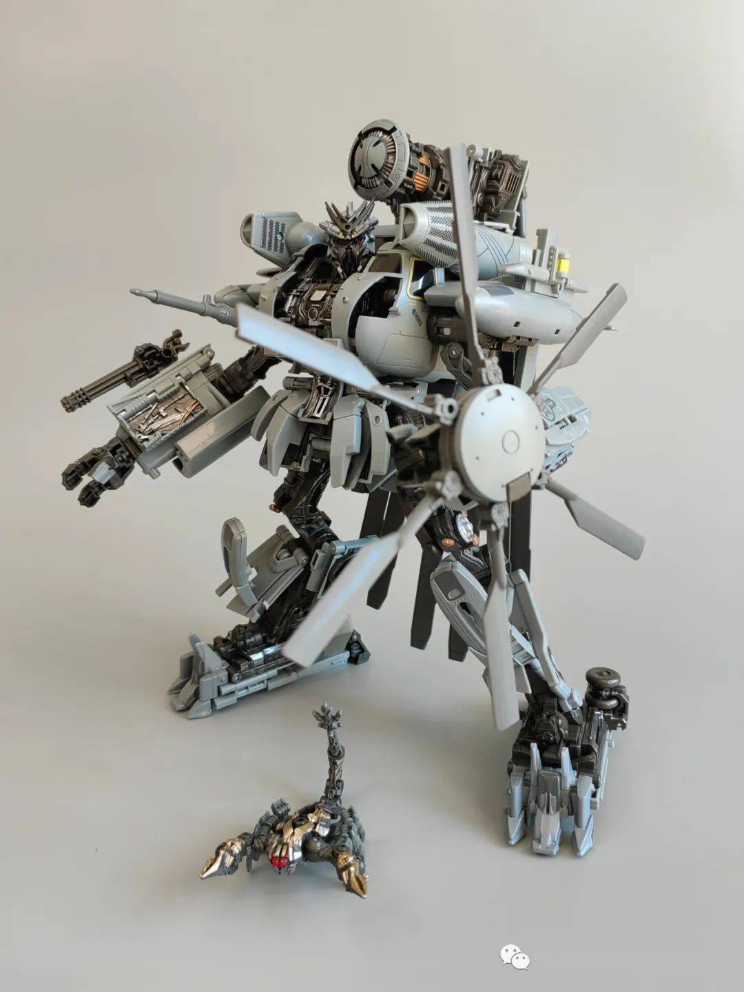 【评玩具】子小天:甜菜测评《变形金刚 mpm13眩晕,绝对是mpm系列中最