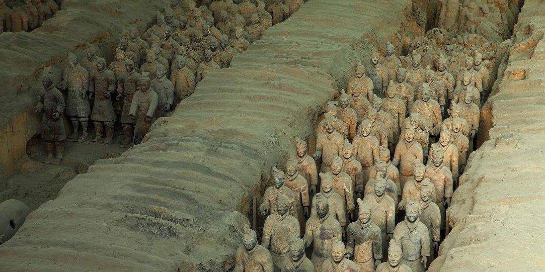 秦始皇兵马俑最诡异的地方,为何人们都避而不谈?_秦始皇陵_文物_车兵