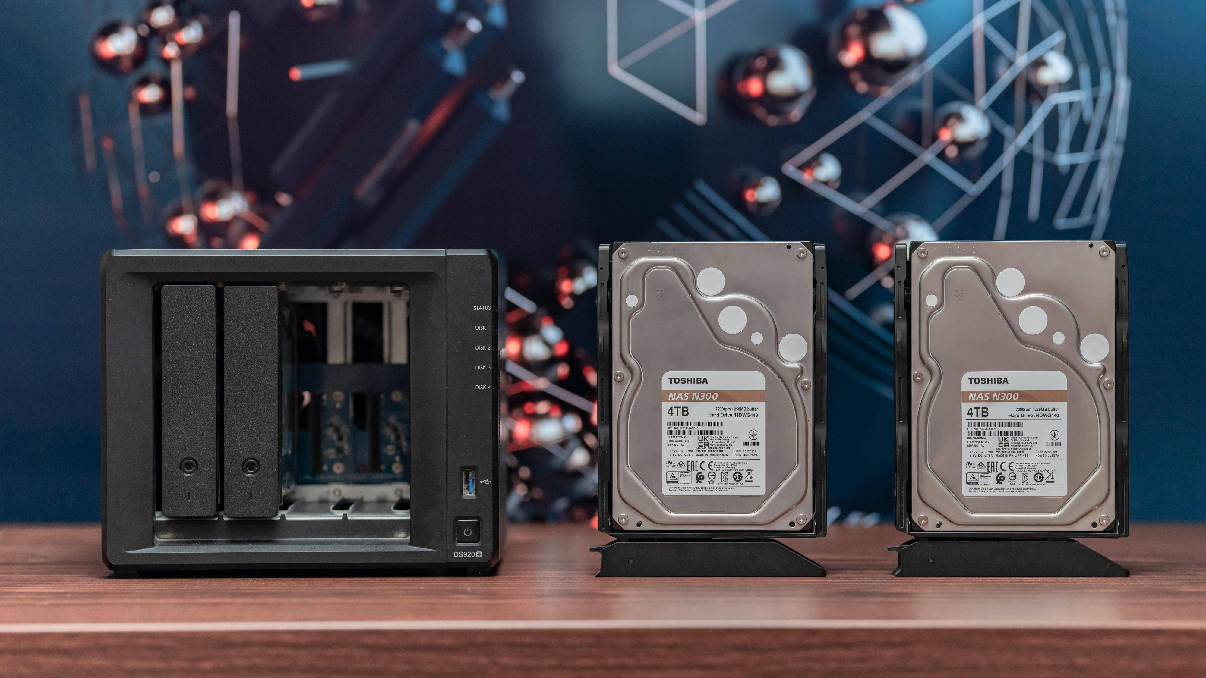 你真的需要 NAS 吗?NAS 专用硬盘贵在哪里?东芝 N300 测评告诉你